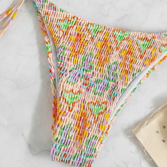 Printed String Bikini - Picture 4 of 4